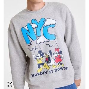 Unisex Mickey & Friends NYC Parade Balloon Crewneck Sweatshirt Look